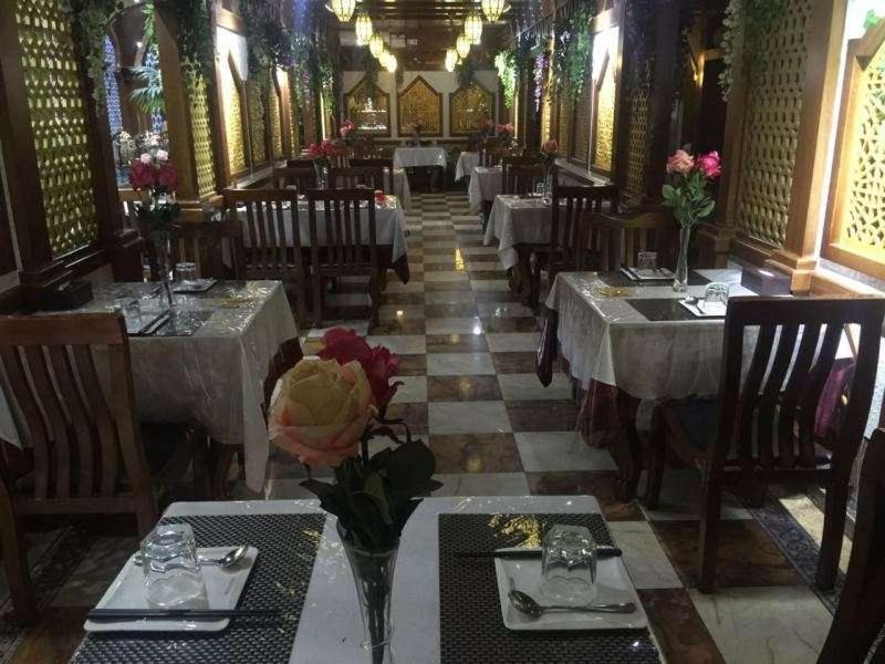 Nurlan Hotel Kachgar Extérieur photo